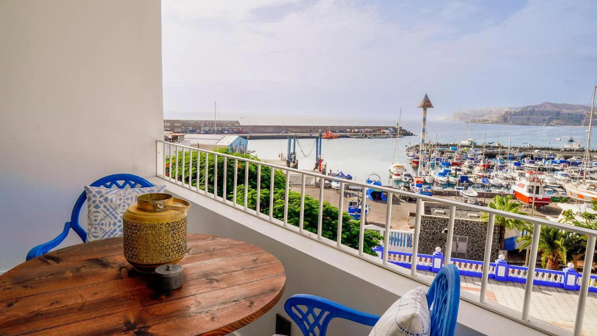 Beachfront Haus Meer In The Heart Of Arguineguin contacts